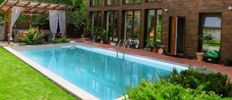 7 Latest Trends Shaping Pool Design and Features for an Aesthetically Calming Splash!